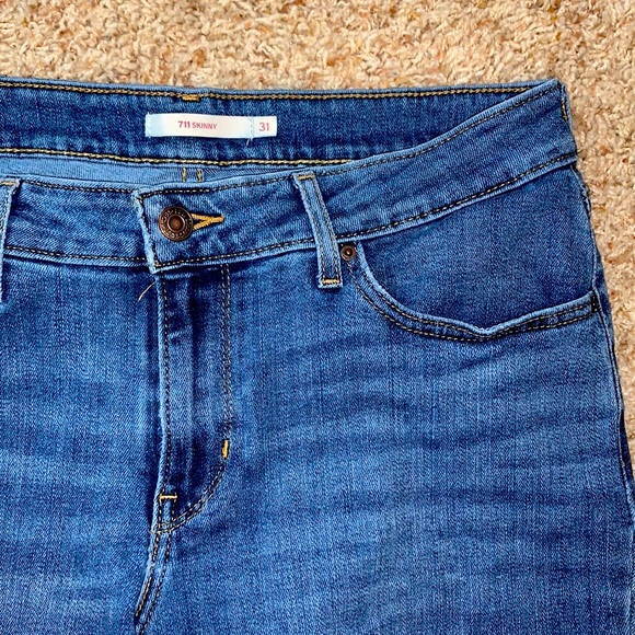 Levi’s 711 Skinny Denim - Picture 4 of 4